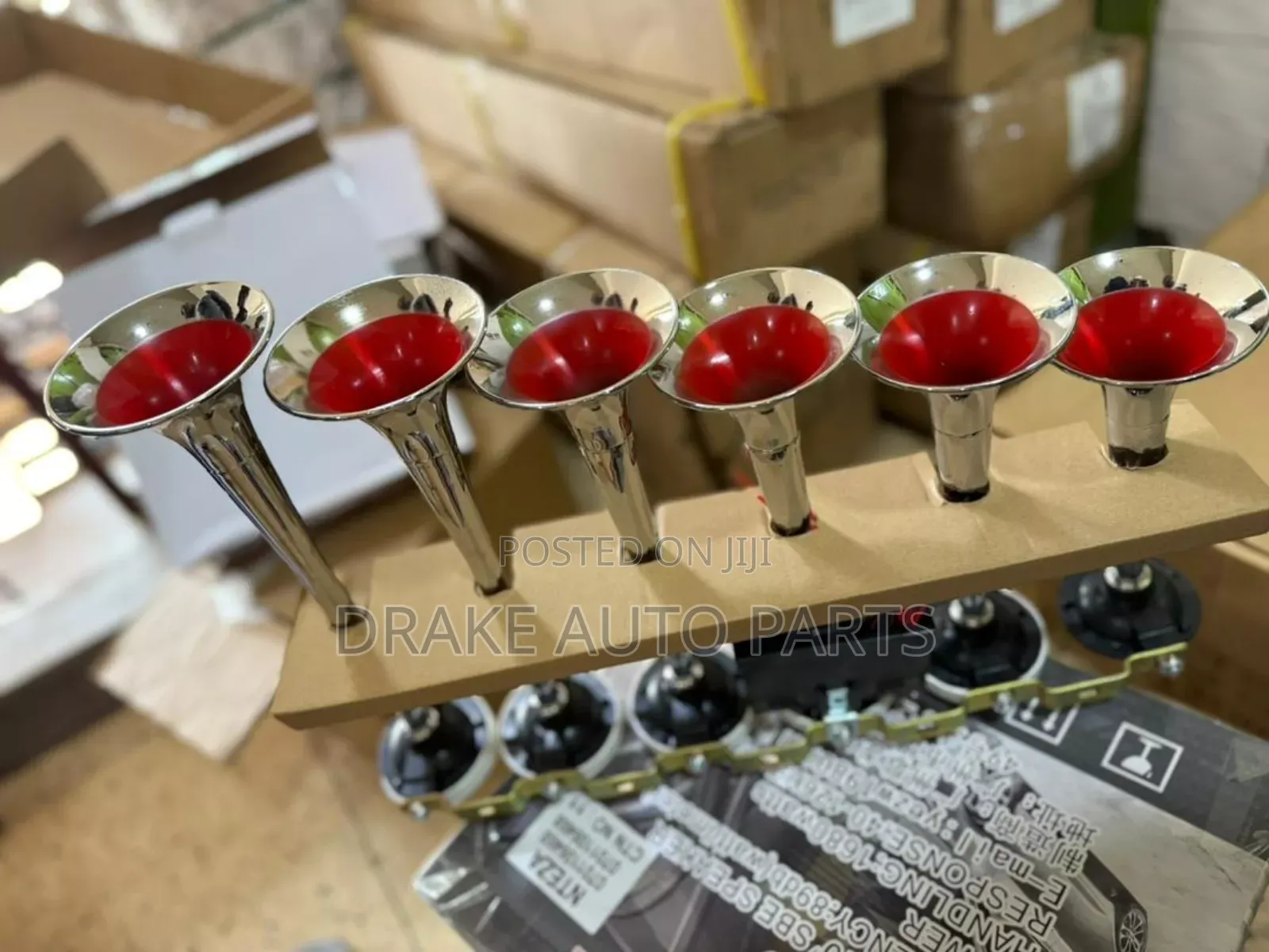 6 Way Air Horns for Big Trucks ,Bus Fuso Etc 