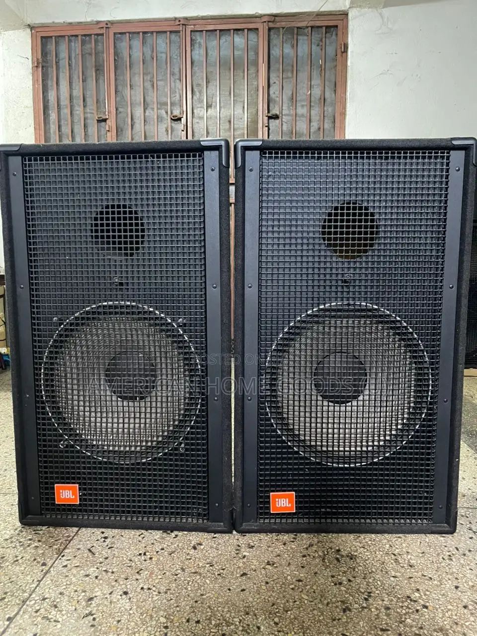 Pair JBL Full Range Speakers Model Sr4715a , Great Sounding