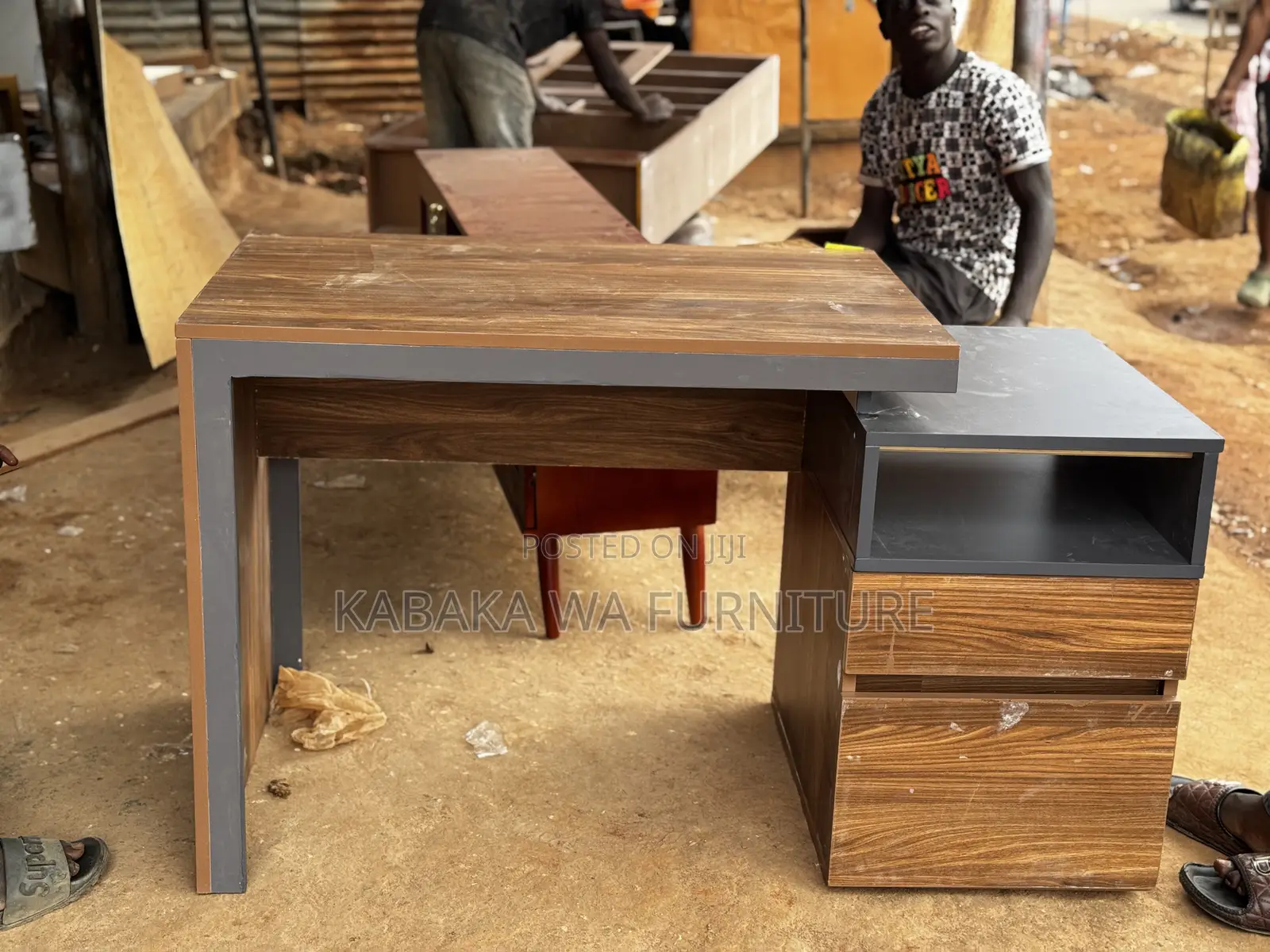 Cushioned Office Desk Good for Home and Away Offices Table Office Desk