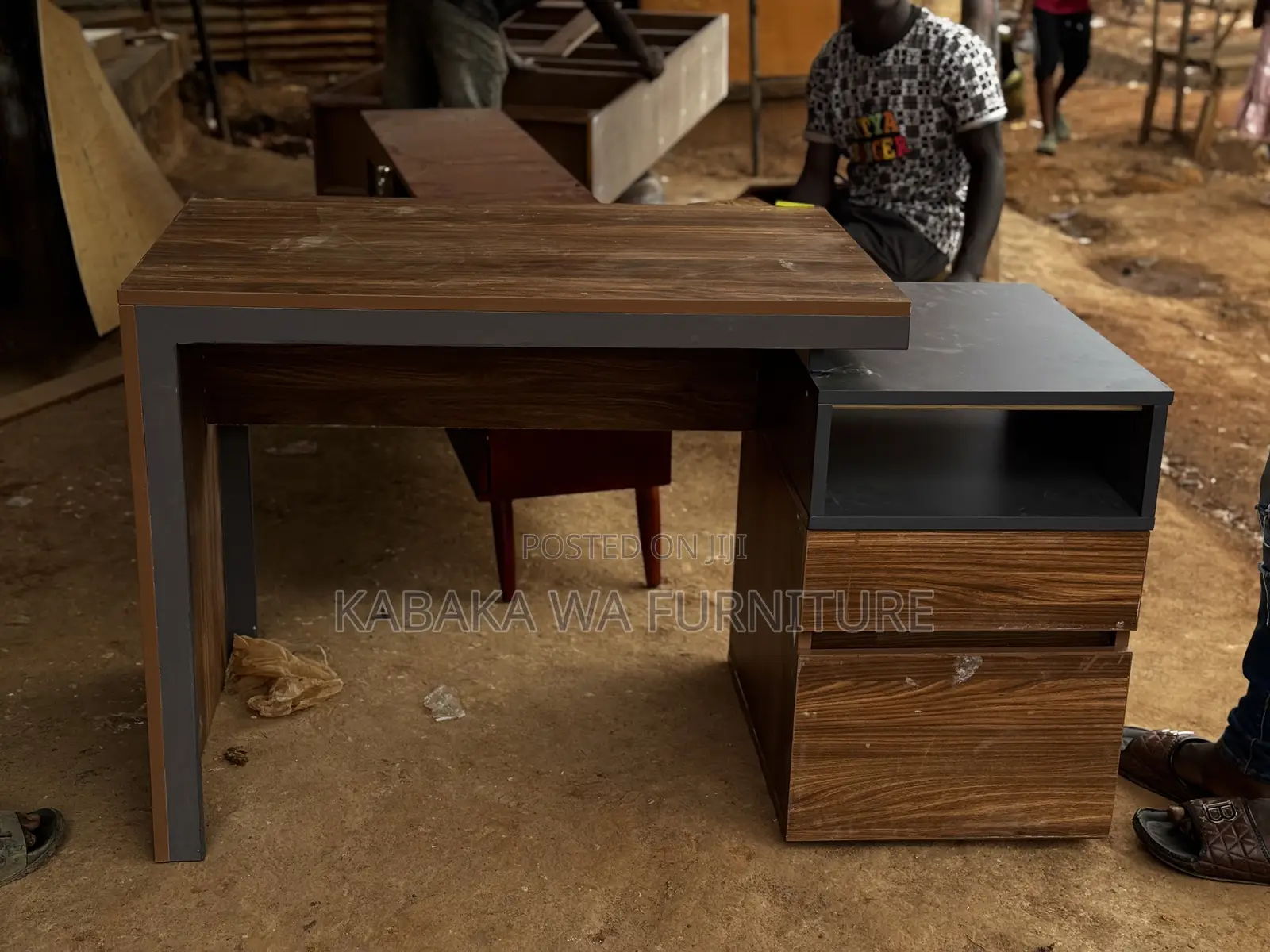 Cushioned Office Desk Good for Home and Away Offices Table Office Desk