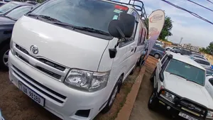 Toyota HiAce 2012 White