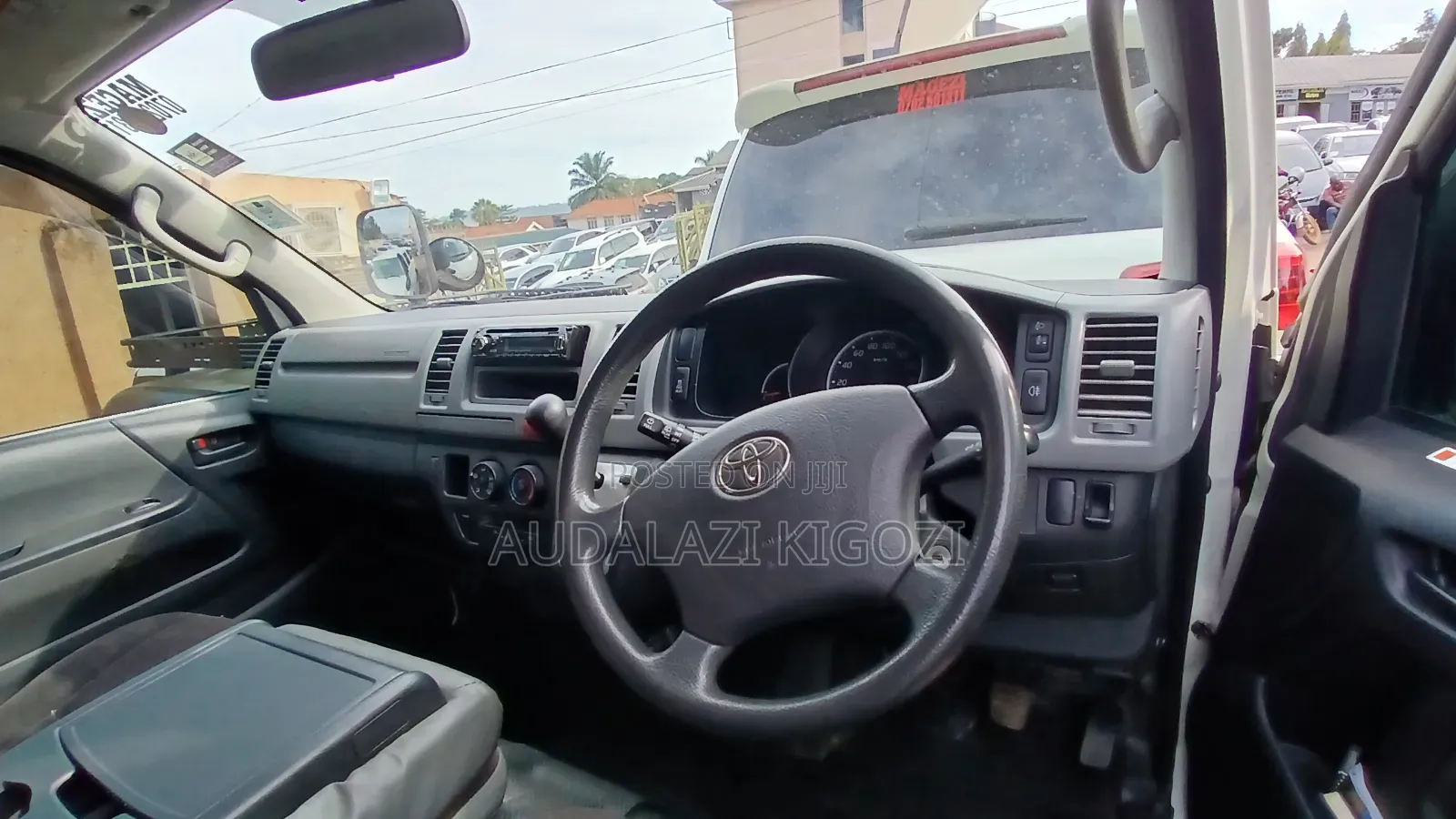 Toyota HiAce 2012 White