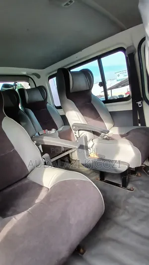 Toyota HiAce 2012 White