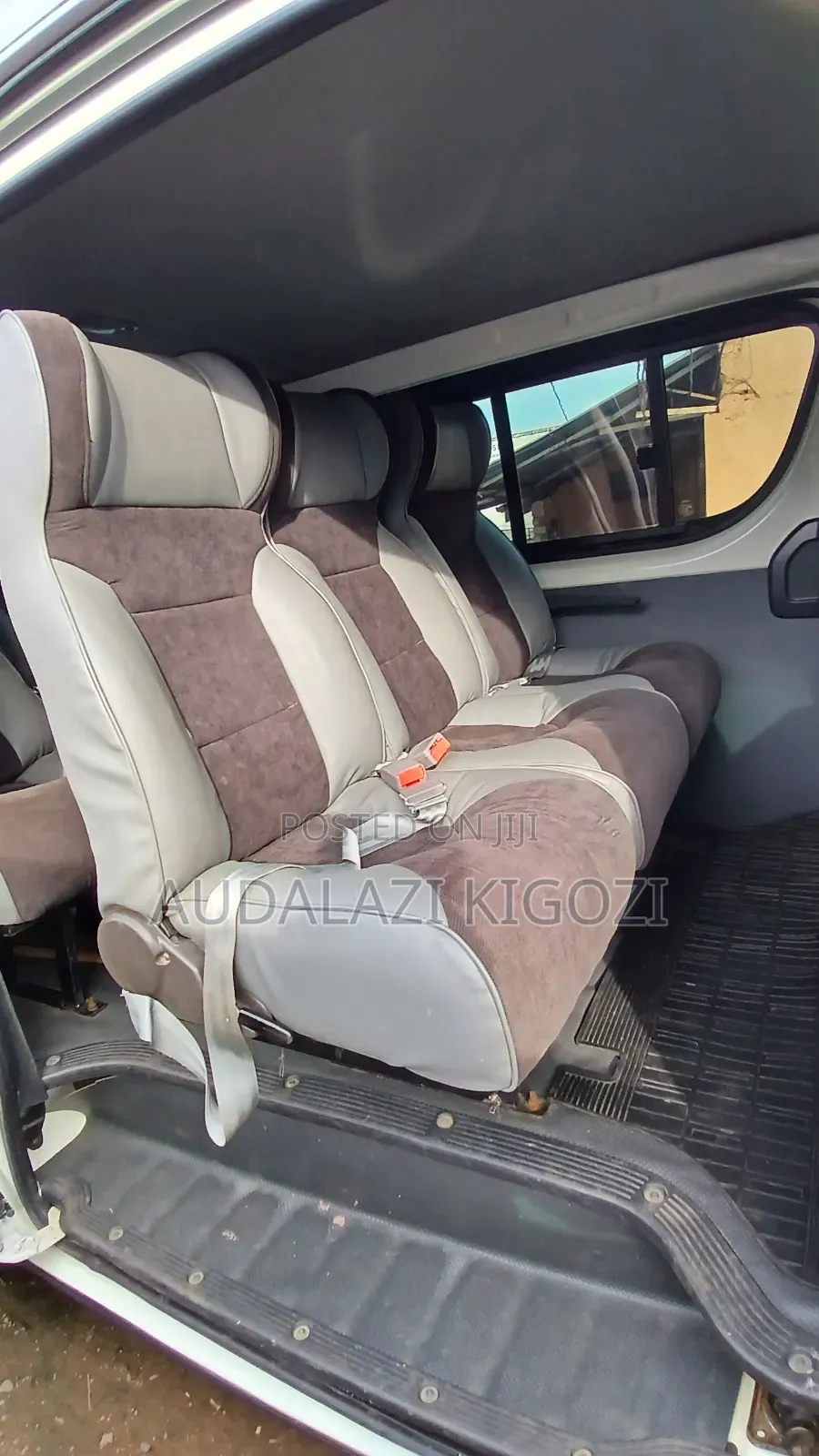 Toyota HiAce 2012 White