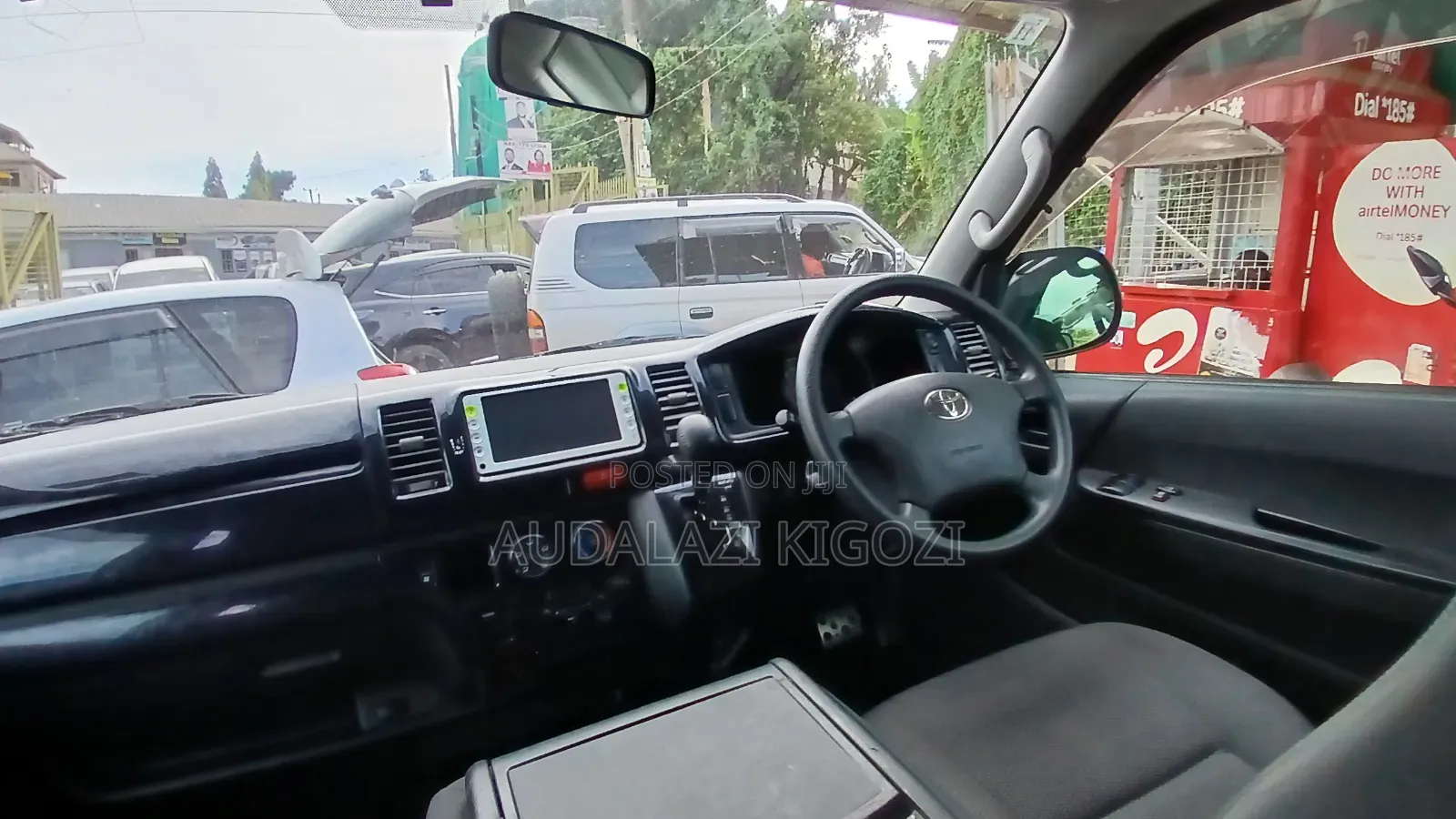 Toyota HiAce 2011 Silver