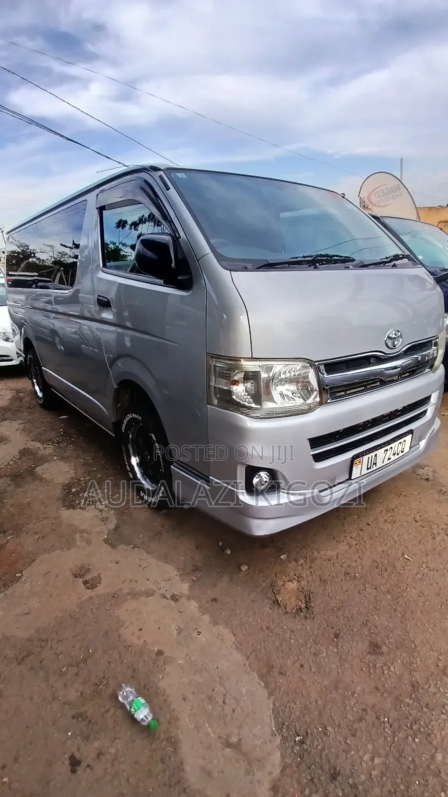 Toyota HiAce 2011 Silver