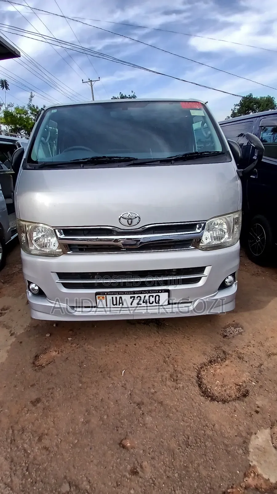 Toyota HiAce 2011 Silver