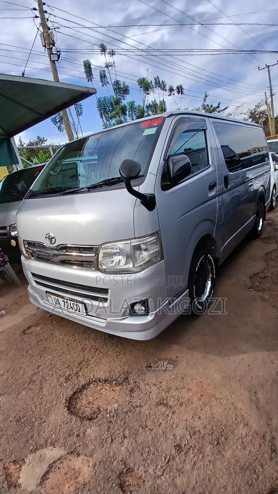 Toyota HiAce 2011 Silver