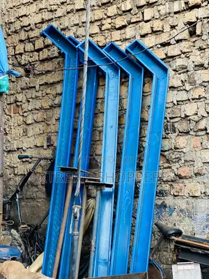 Niwatu / Concrete Fence Makers / Poll Moulds