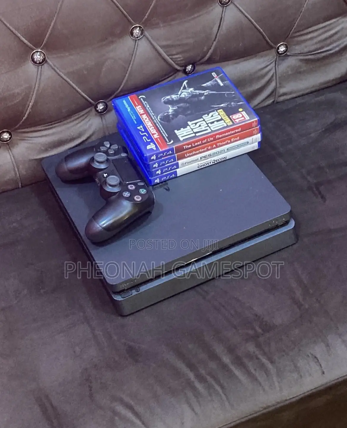 Playstation 4, 2 Pads and 10 Games Loaded, Strong Performance.