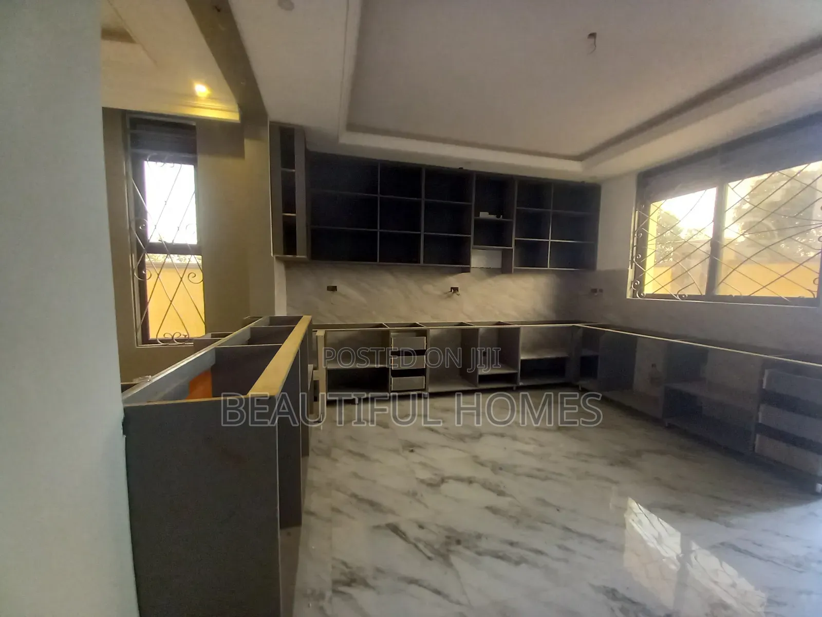 Furnished 6bdrm Duplex in Kira, Central Division for sale