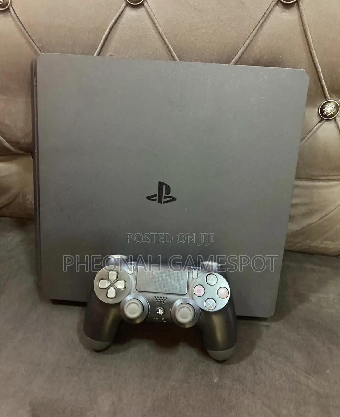Playstation 4, 2 Pads and 14 Games Installed, Perfect Fast System.