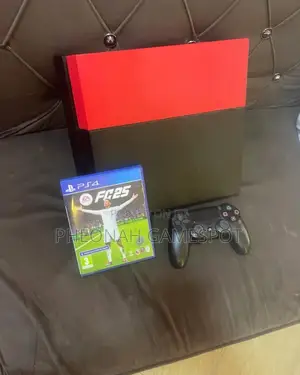 Ps4 Console, 2 Controllers and 13 Games, Ideal for Everyday Fun.