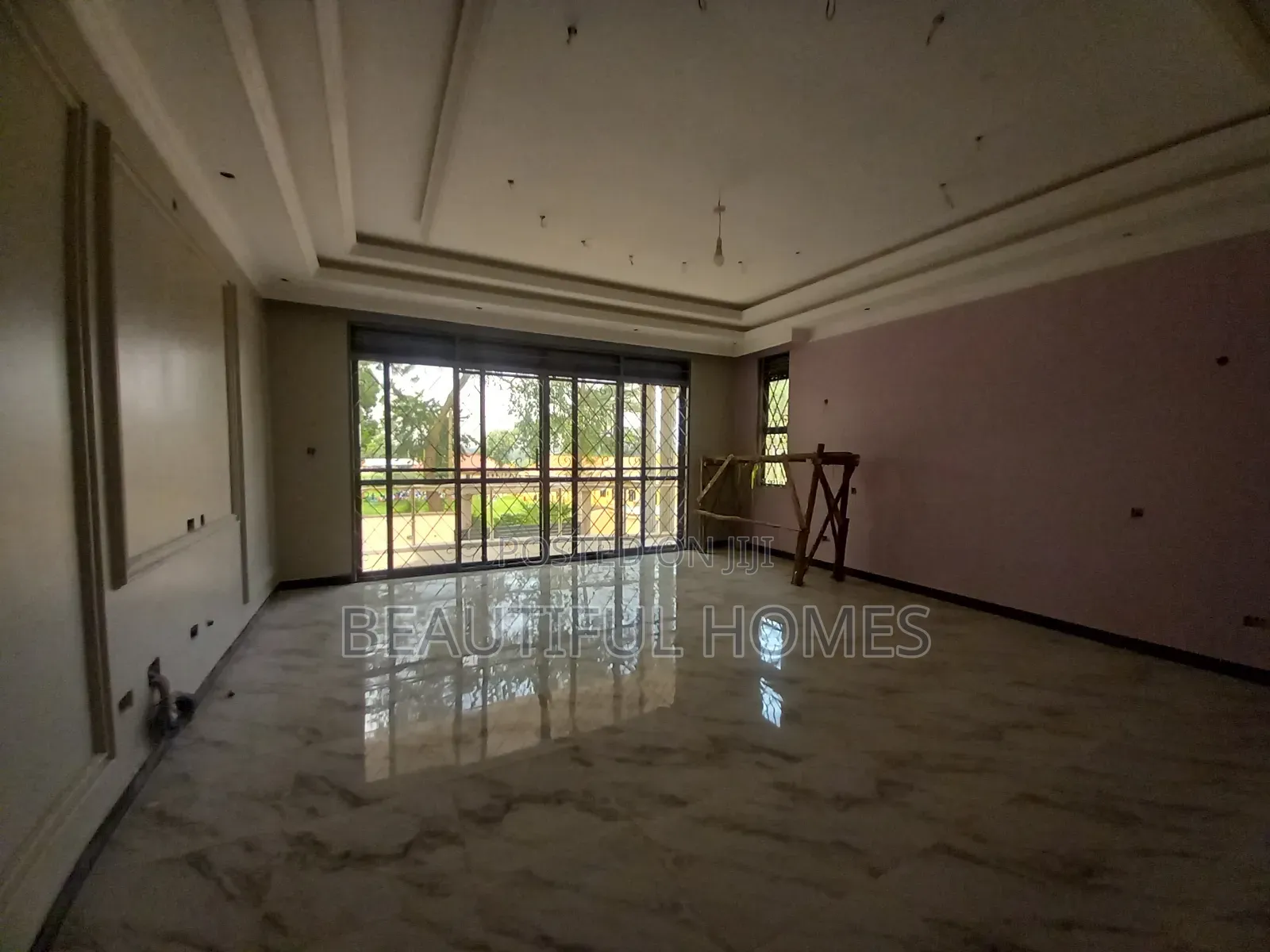 Furnished 6bdrm House in Kira for sale