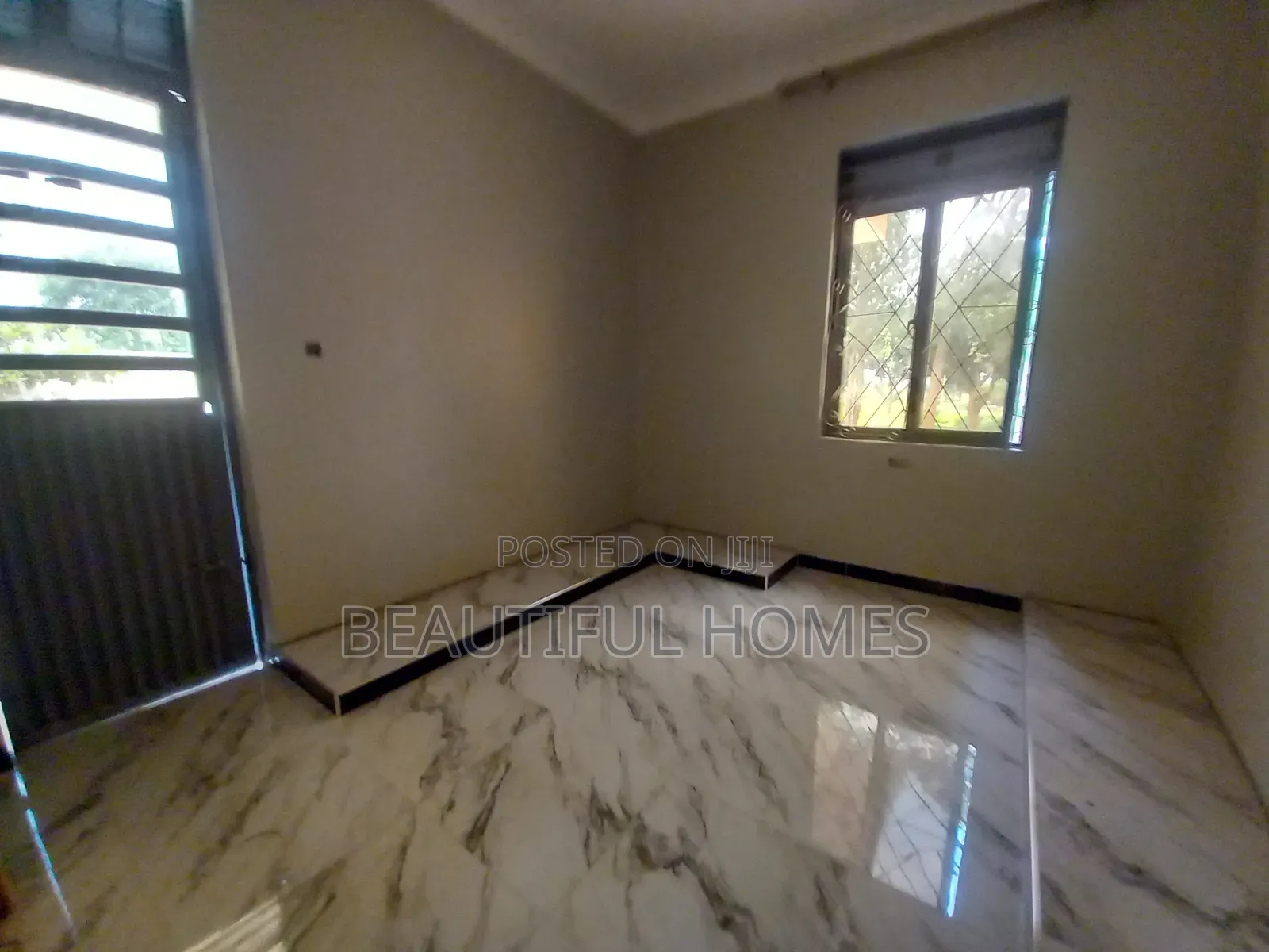 Furnished 6bdrm House in Kira for sale