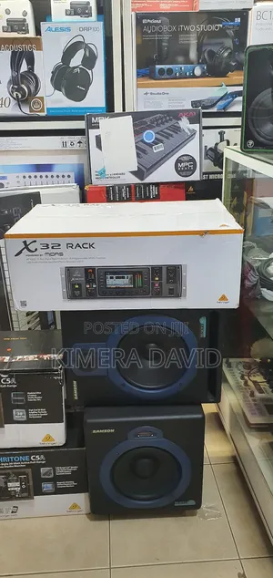 Behringer X32 Rack