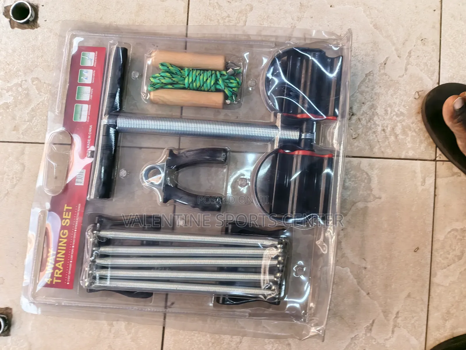 Four Wheel Show Your Stre NGTH and Beauty Original Material