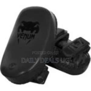 Venum Skintex Leather Light Kick Pad Pair - High Quality