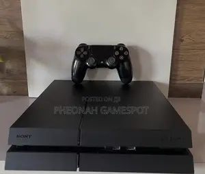 Playstation 4, 2 Pads and 16 Games, Great Performance Always.