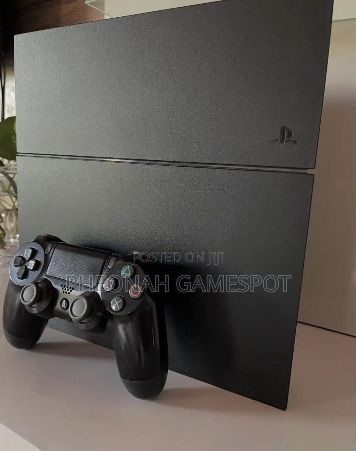 Ps4 Console, 2 Controllers and 11 Games, Clean and Fast System.