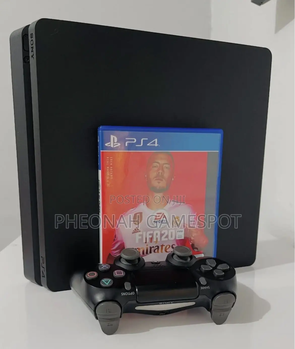 Ps4 With 2 Controllers and 13 Games, Tested and Ready to Enjoy.
