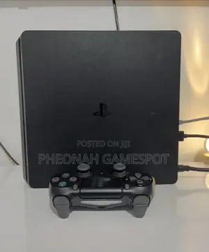 Playstation 4, 2 Pads and 12 Games, Clean and Well Maintained.