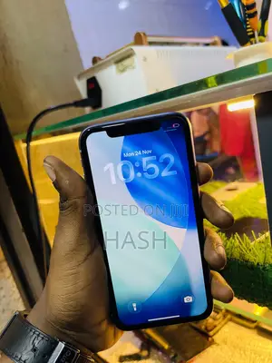 Apple iPhone 11 64 GB White