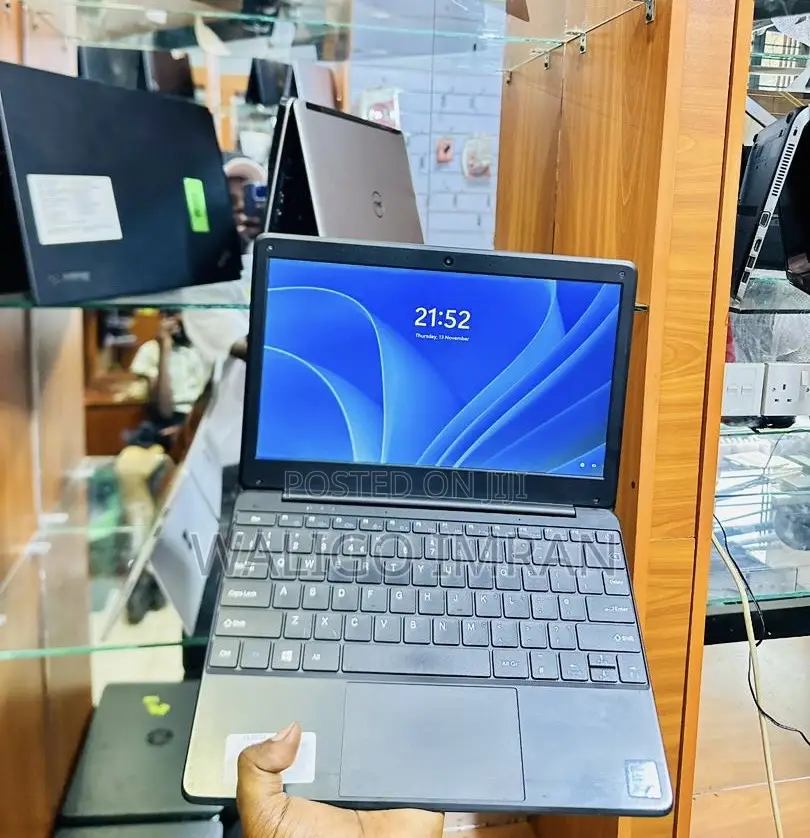Laptop Geo Geobook 1E 4GB Intel Celeron SSD 128GB