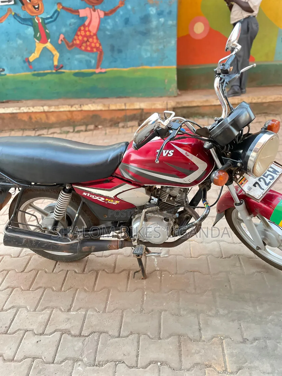 TVS HLX 125 2021 Red