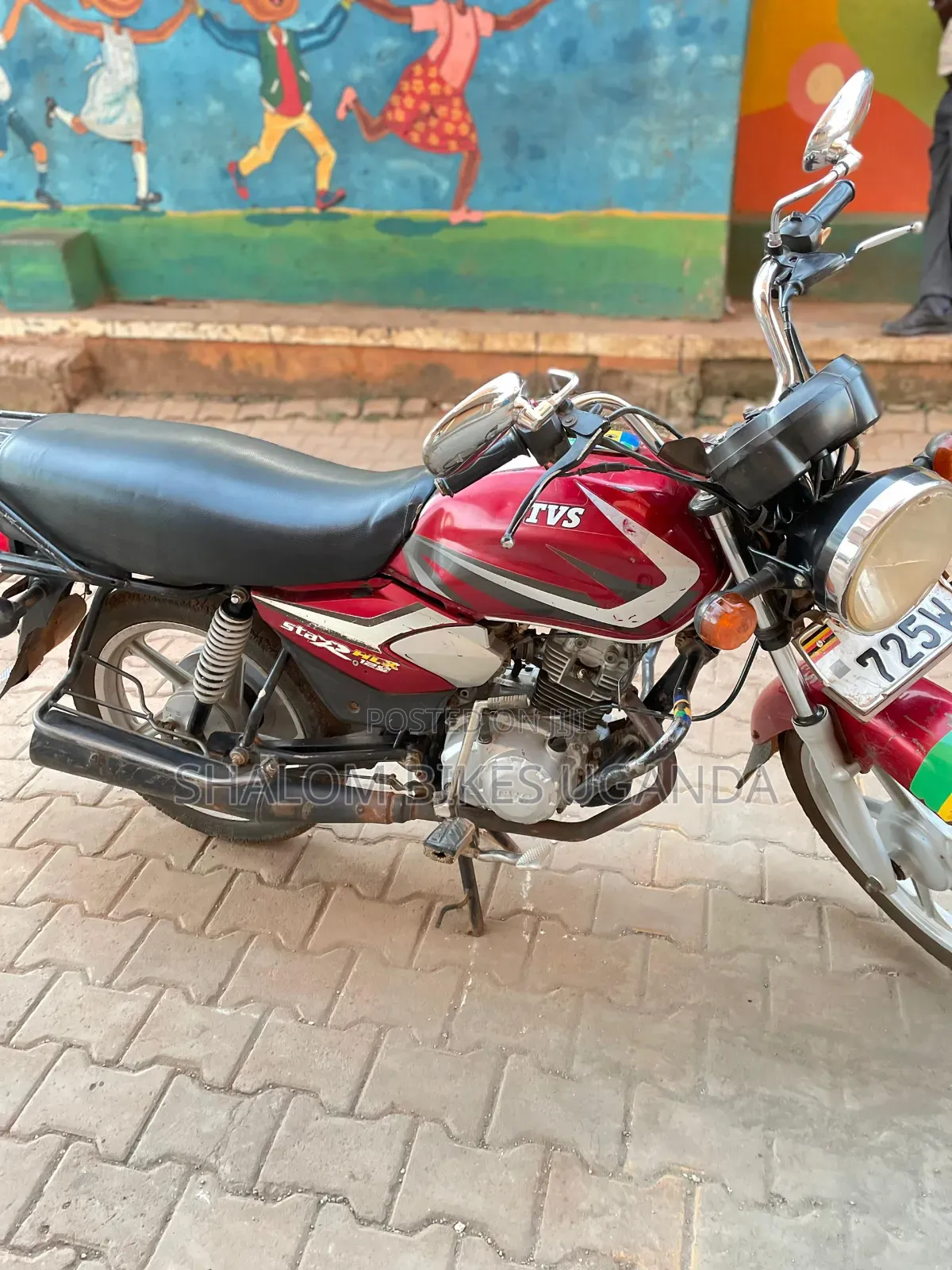 TVS HLX 125 2021 Red