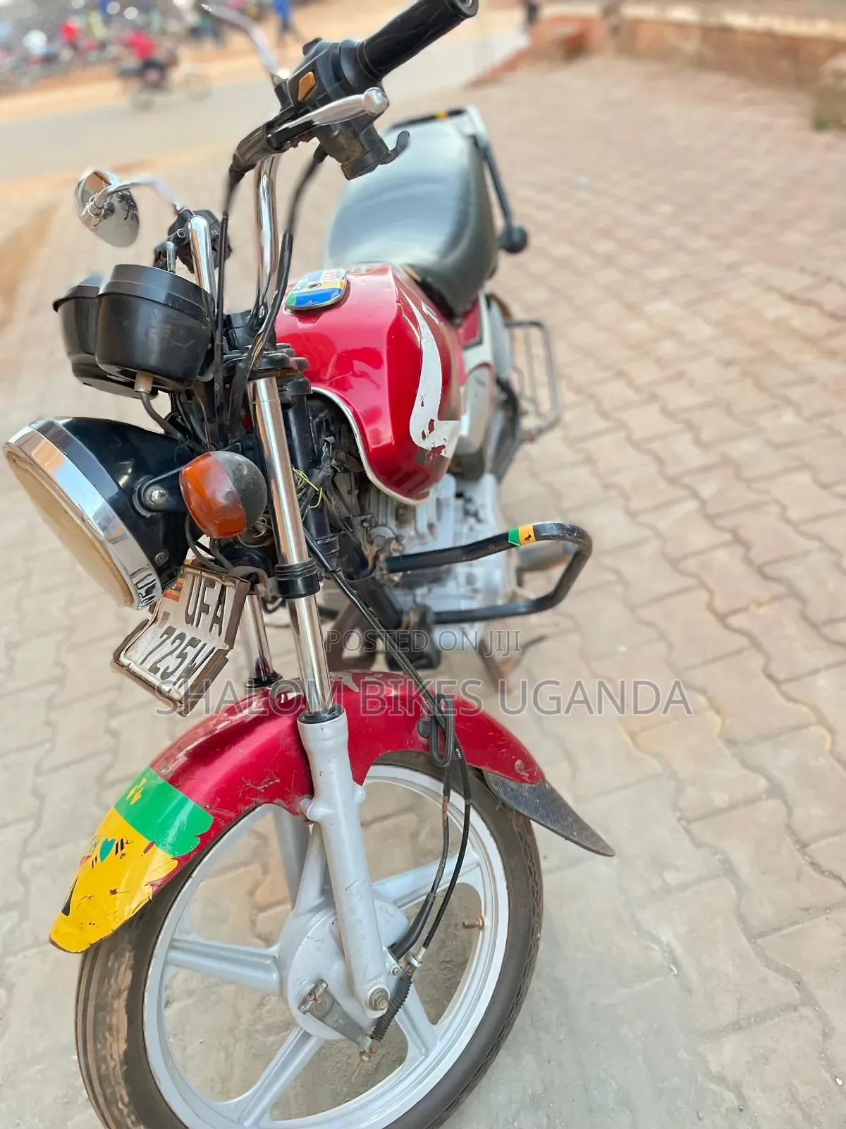 TVS HLX 125 2021 Red