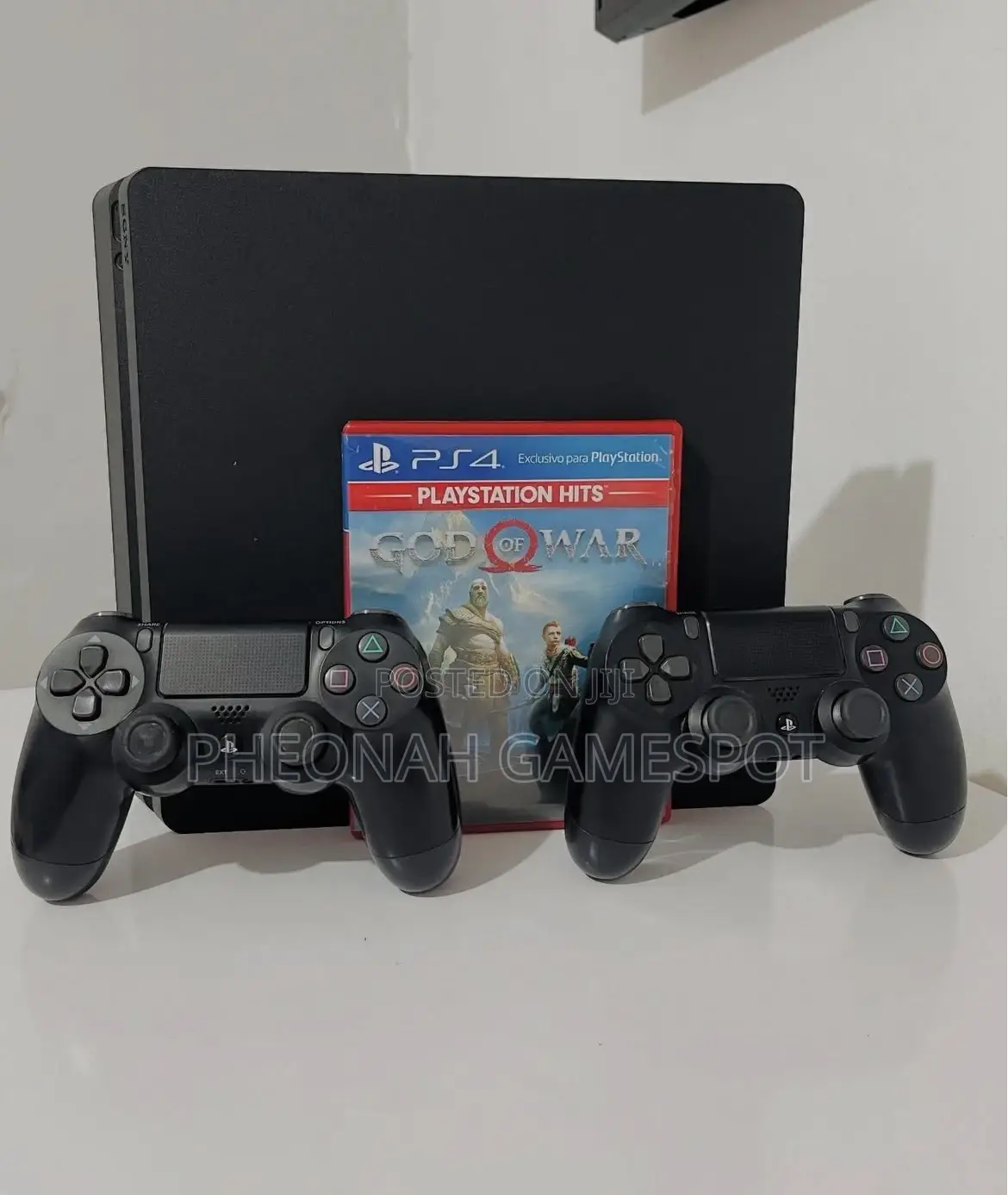 Playstation 4, 2 Pads and 17 Games, Smooth and Fully Tested Unit.