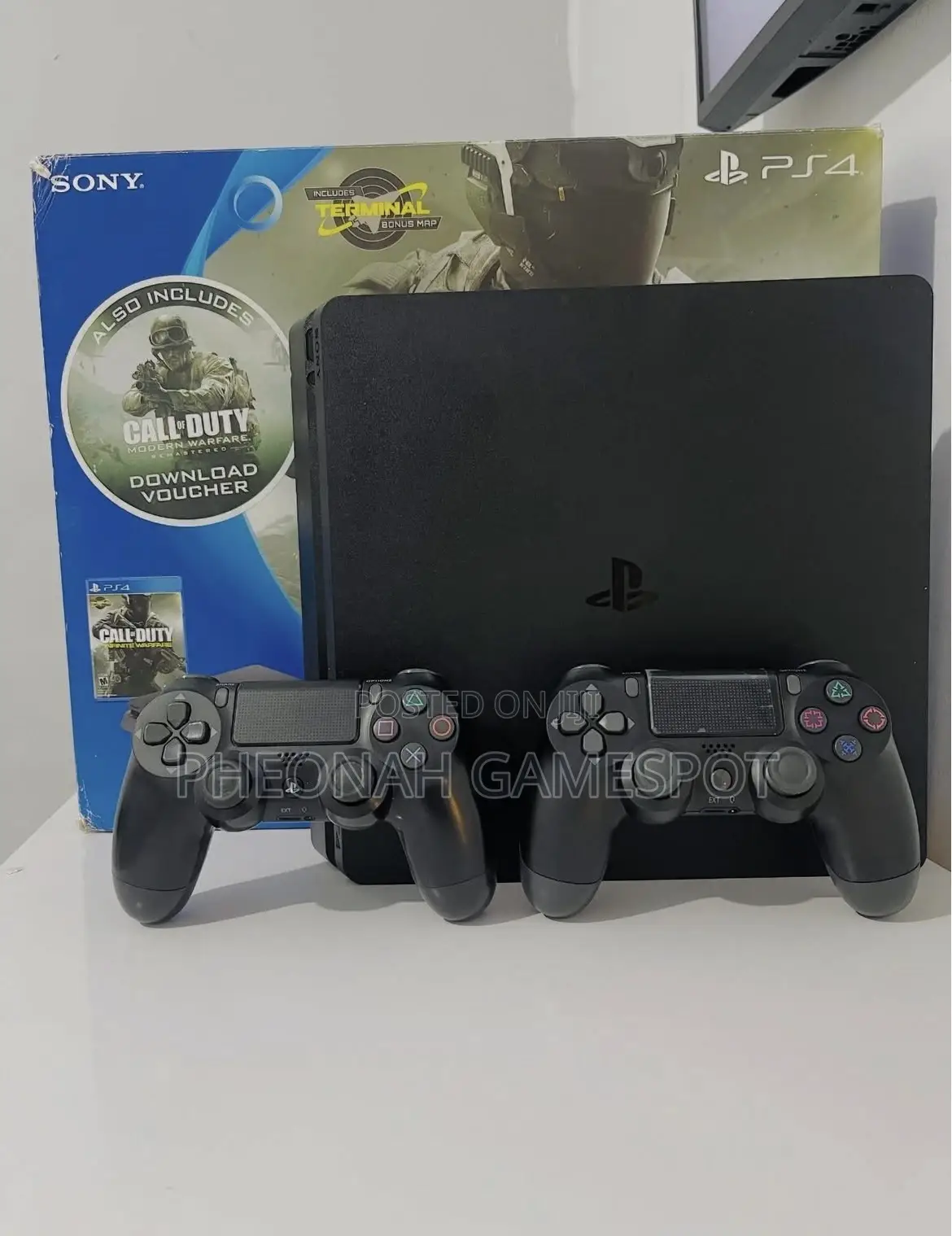Playstation 4, 2 Pads and 20 Games, Clean Strong Gaming System.