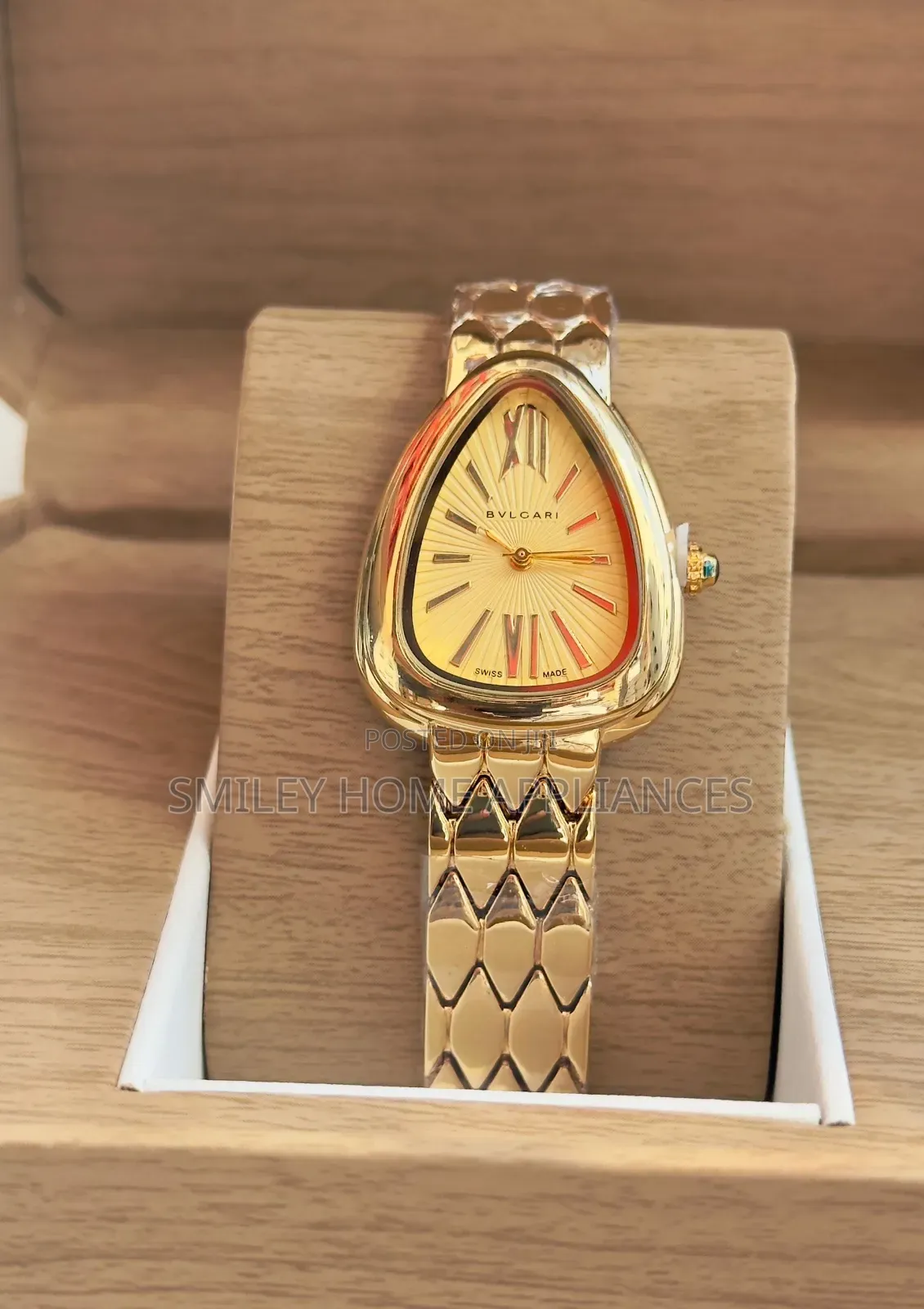 Bvlgari Women's Wrist Stylish Gift Box Watch Golden Color