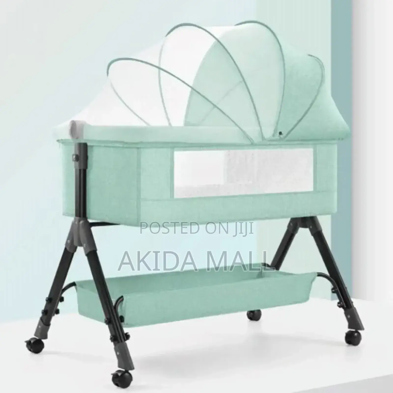 Portable Adjustable Baby Bassinet or Bedside Sleeper With Storage