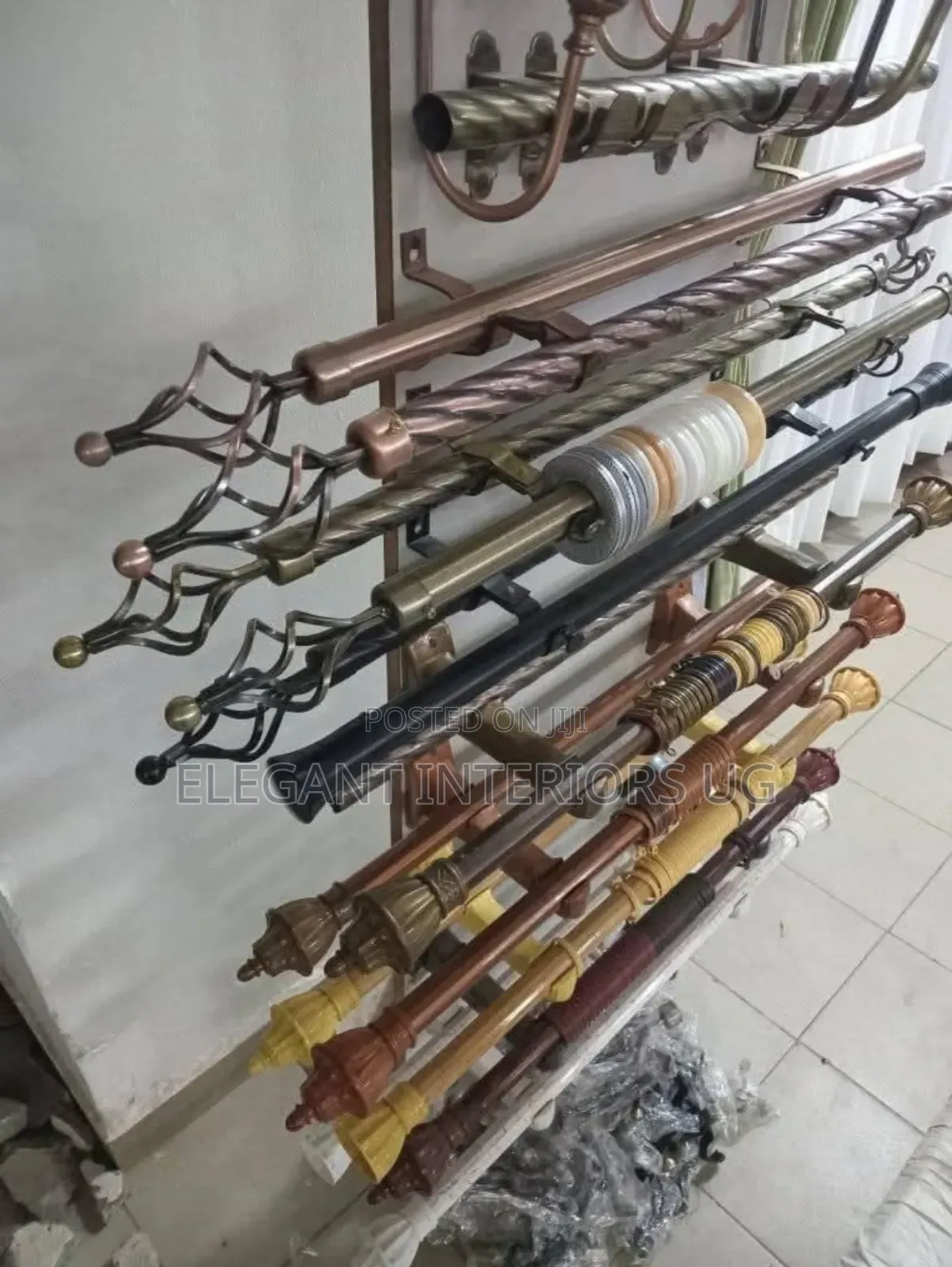 Metallic and Plastic Curtain Rods Used in Homes and Hotels