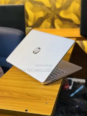 New Laptop HP 14S 8GB Intel Core I7 SSD 256GB