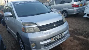 Toyota Voxy 2005 Silver