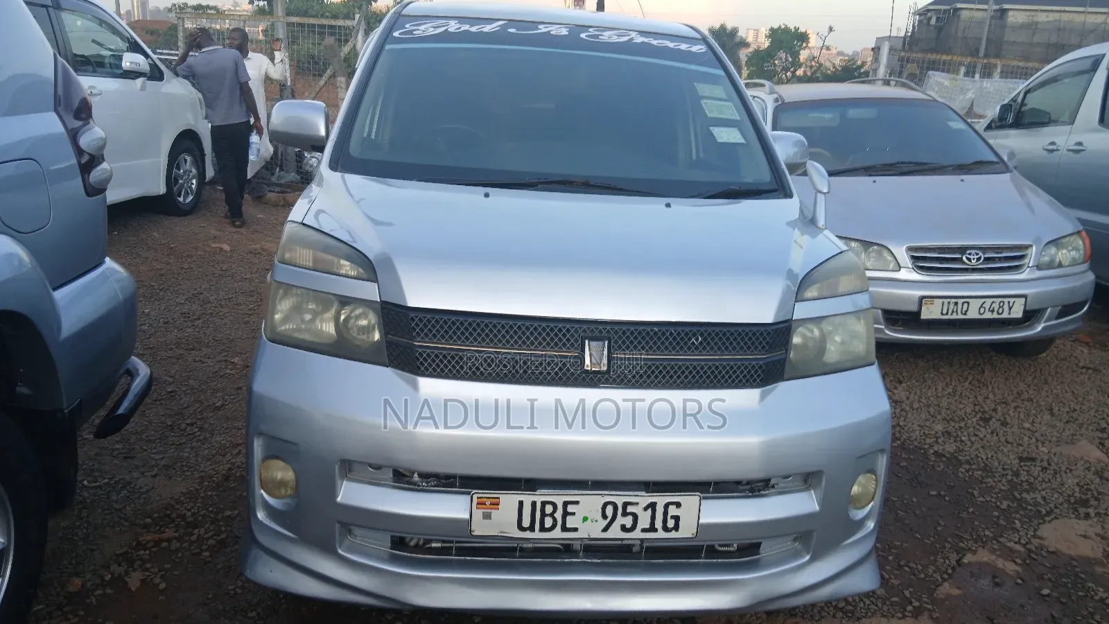 Toyota Voxy 2005 Silver