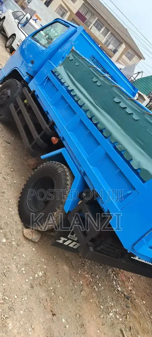 Isuzu Elf Tiper