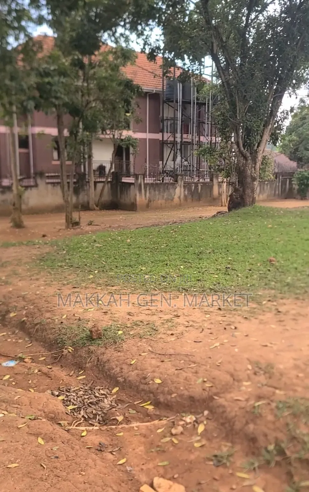 Land in Kulambiro