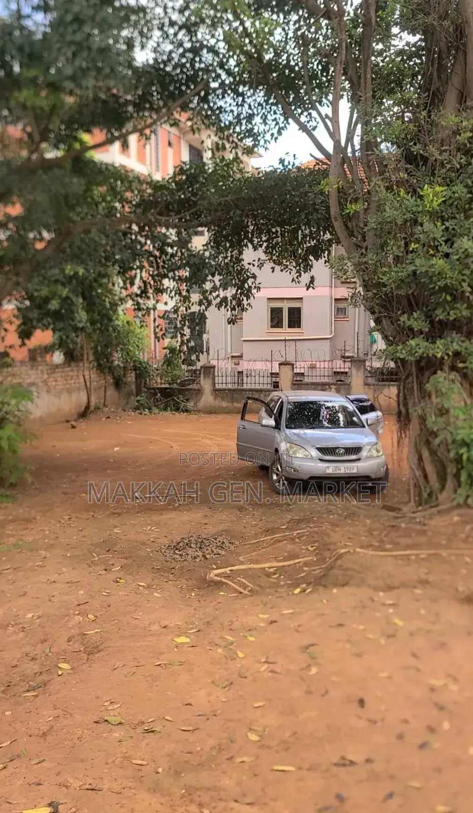 Land in Kulambiro