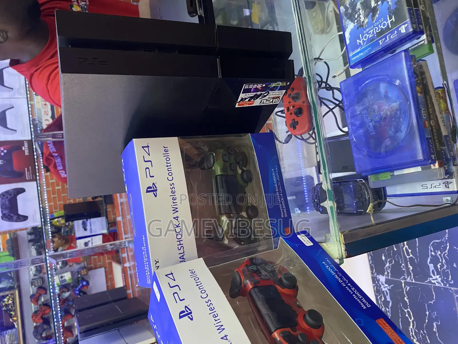 Two Colored Controllers ( Ps4 Standard)