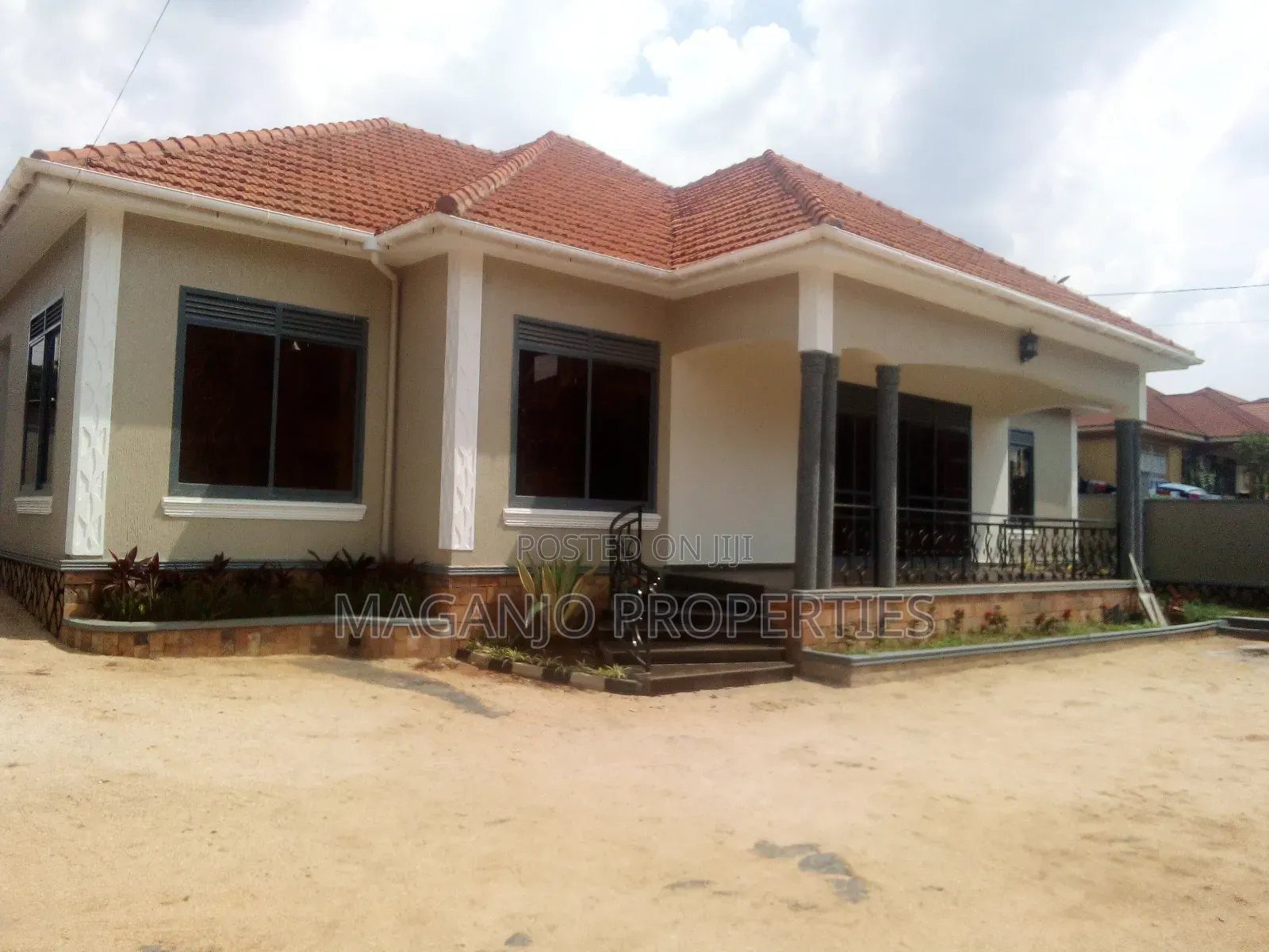 5bdrm Bungalow in Najjera, Kira for sale