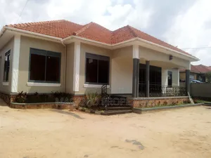 5bdrm Bungalow in Najjera, Kira for sale