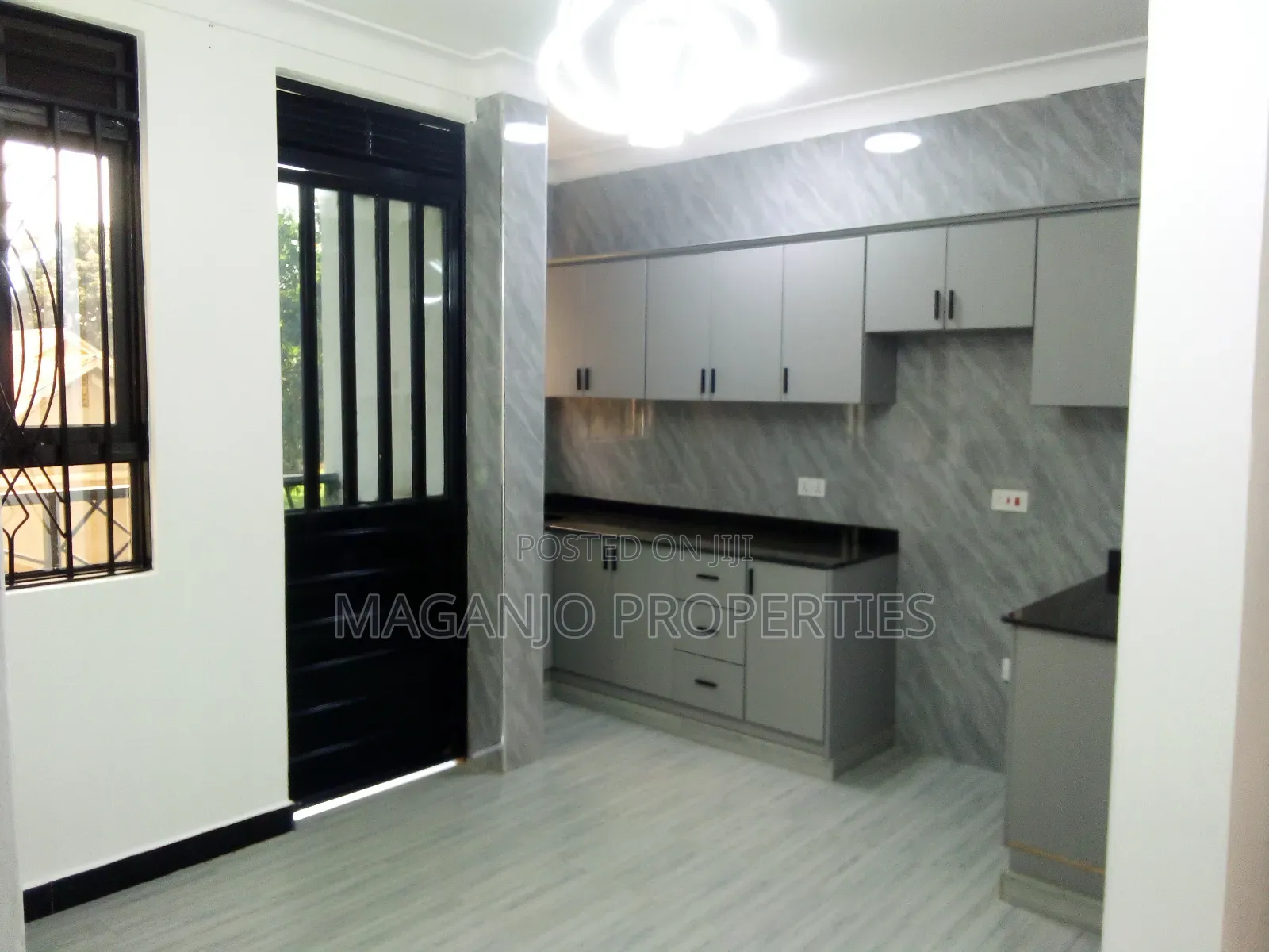 2bdrm Block of Flats in Kira, Wakiso / Wakiso for sale
