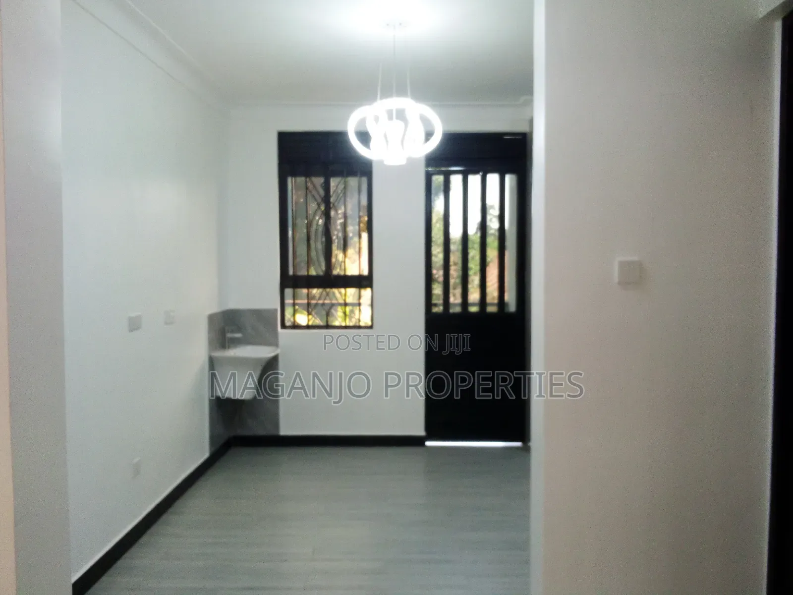 2bdrm Block of Flats in Kira, Wakiso / Wakiso for sale