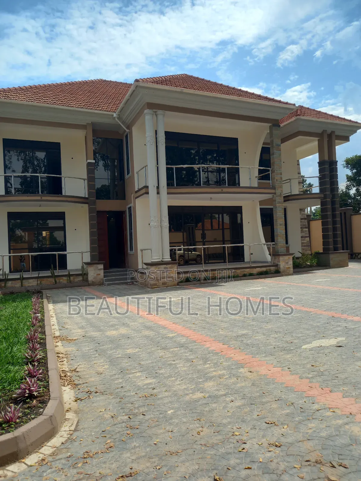 Furnished 6bdrm House in Kira for sale
