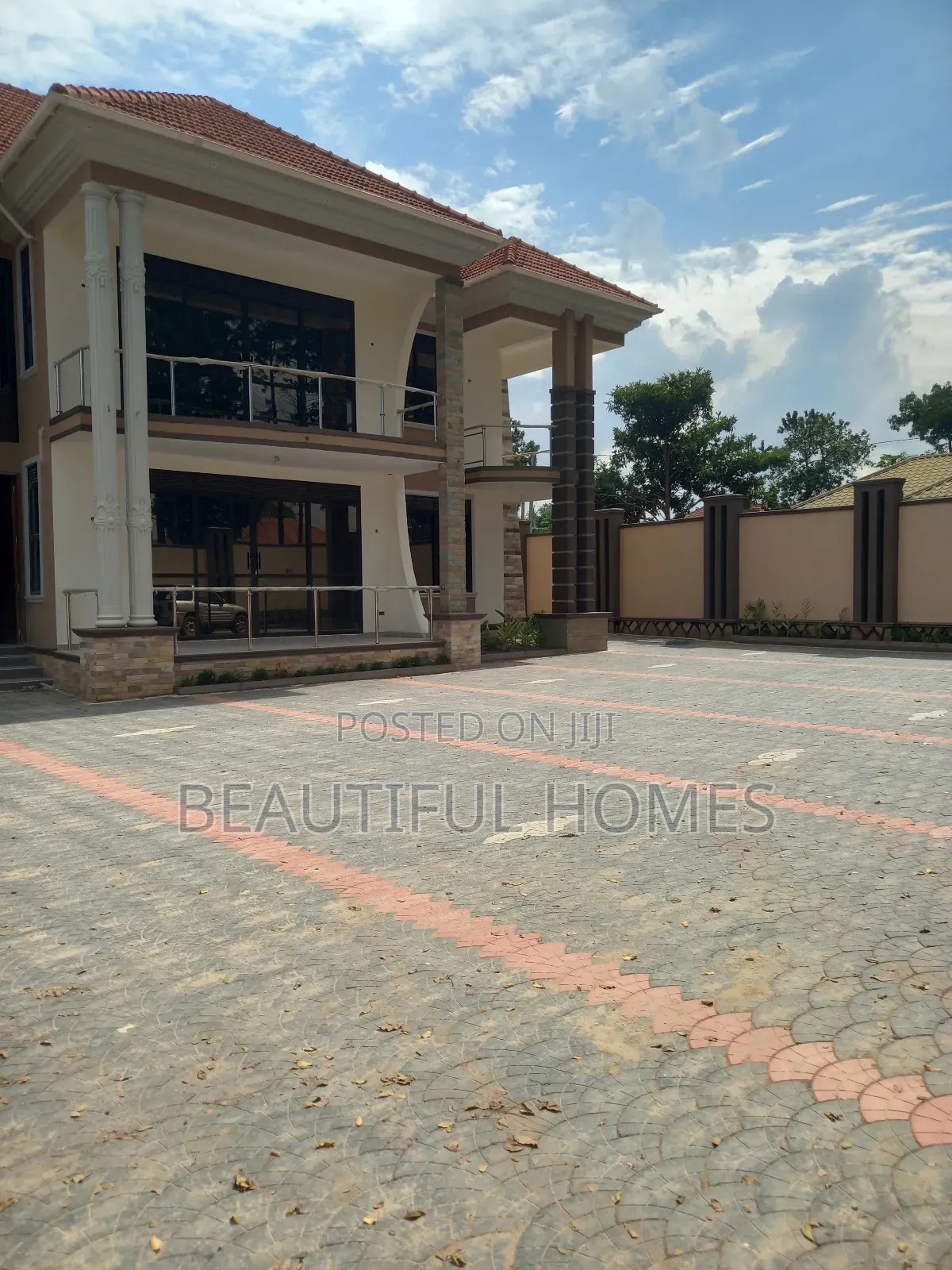 Furnished 6bdrm House in Kira for sale