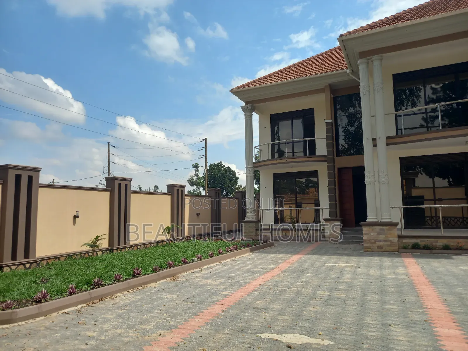 Furnished 6bdrm House in Kira for sale